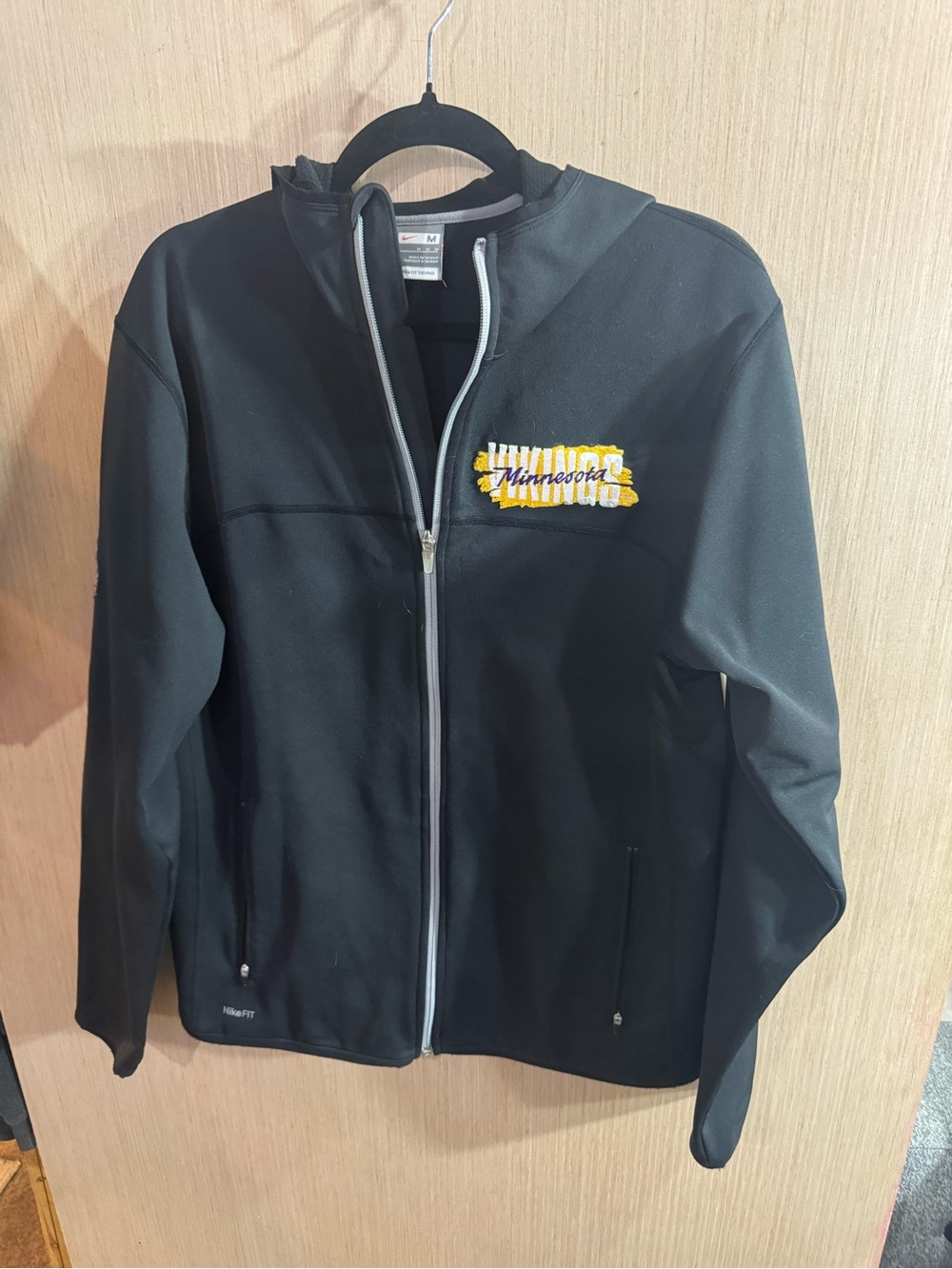 Nike Fit Minnesota Vikings Embroidered Black Softshell Jacket Size Medium